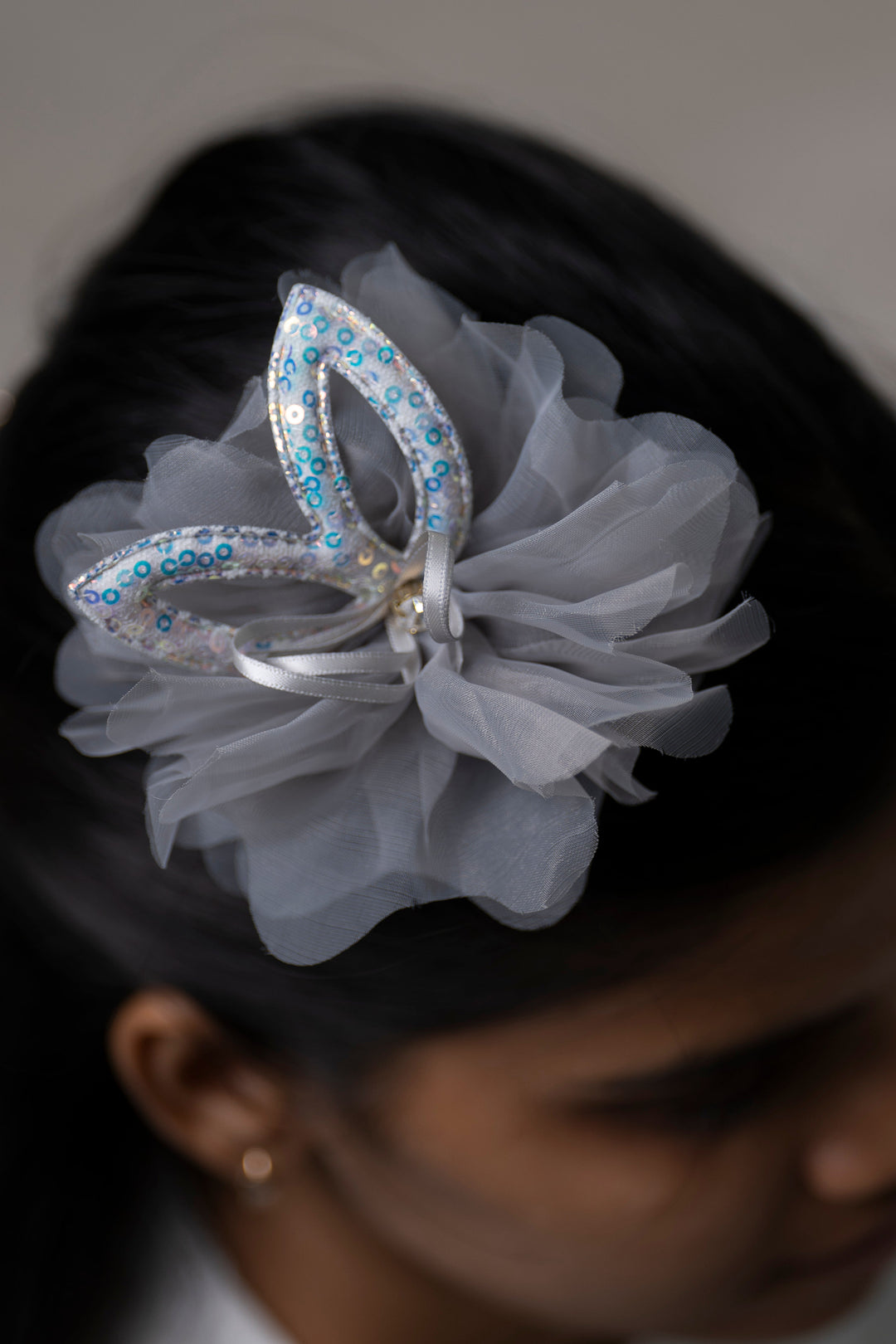 The Nesavu Hair Clip Elegant Grey Starfish Sequined Hair Clip with Tulle Flower for Girls Nesavu Gray JHCL66B Girls Grey Tulle and Sequined Starfish Hair Clip | Elegant Accessory for Special Occasions | The Nesavu