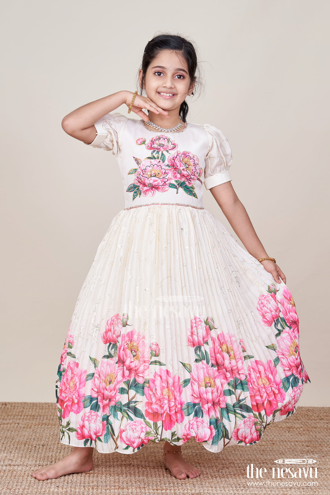 Party Gown for Girls with Floral Print and Puff Sleeves for Birthdays and Events