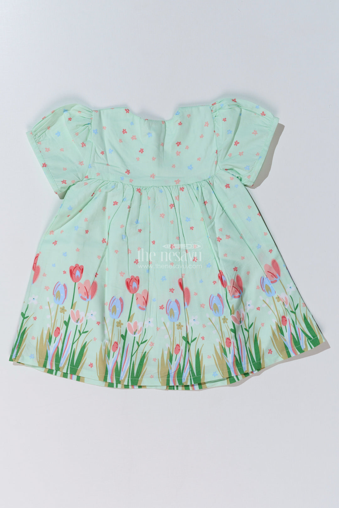 The Nesavu Baby Cotton Frocks Adorable Floral Print Frock Suit for Baby Girls with Button-Front and Puff Sleeves Nesavu Adorable Floral Print Frock Suit Baby Girls Button-Front Puff Sleeves | The Nesavu