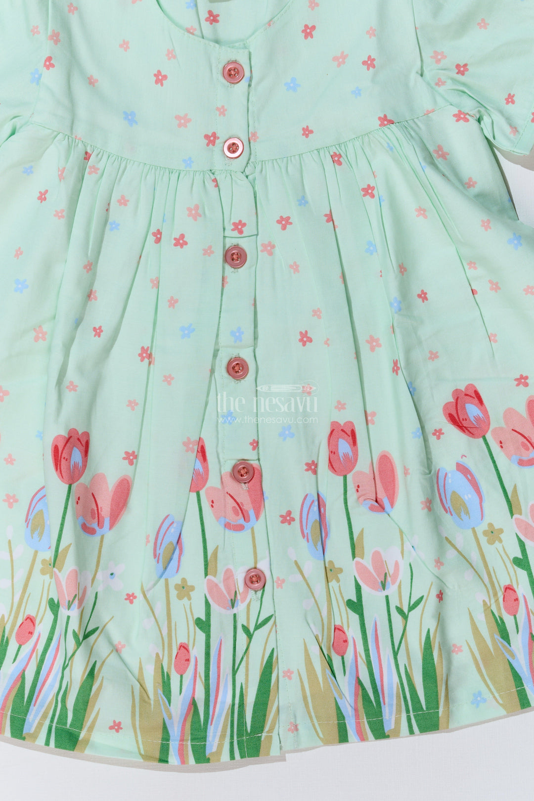 The Nesavu Baby Cotton Frocks Adorable Floral Print Frock Suit for Baby Girls with Button-Front and Puff Sleeves Nesavu Adorable Floral Print Frock Suit Baby Girls Button-Front Puff Sleeves | The Nesavu