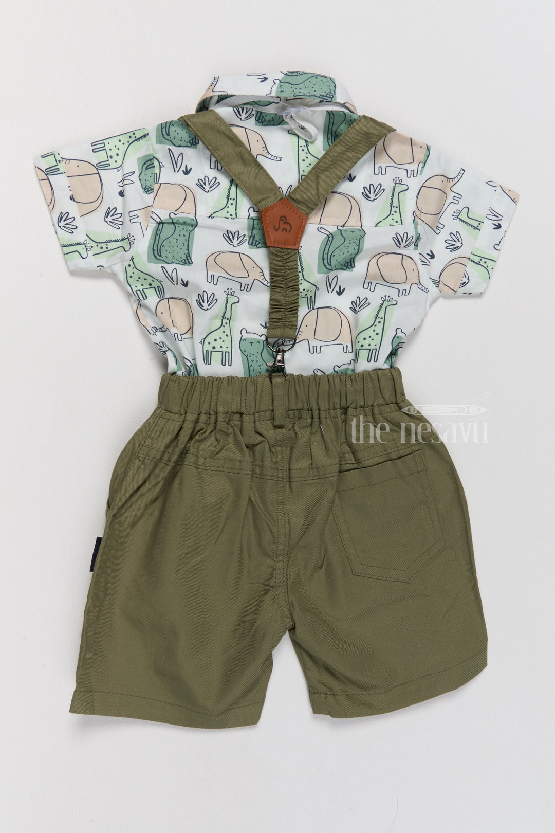 The Nesavu Boys Casual Set Baby Boys Casual Elegant Dresses with Printed Shirt, Green Dungarees, and Bow Tie Nesavu Baby Boys Casual Elegant Dresses Printed Shirt Green Dungarees Bow Tie | The Nesavu