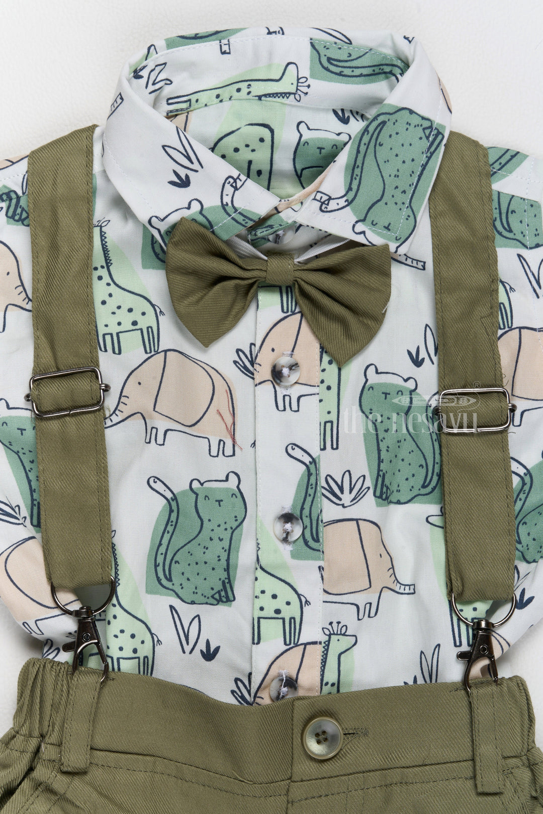 The Nesavu Boys Casual Set Baby Boys Casual Elegant Dresses with Printed Shirt, Green Dungarees, and Bow Tie Nesavu Baby Boys Casual Elegant Dresses Printed Shirt Green Dungarees Bow Tie | The Nesavu