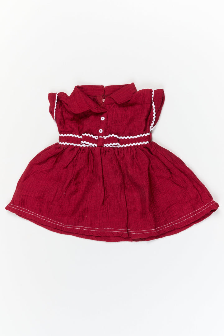 The Nesavu Baby Cotton Frocks Baby Cotton Frock for Photoshoots and Everyday Cuteness Nesavu 14 (6M) / Red / Cotton BFJ927B-14 Nesavu baby cotton frock with wooden buttons – perfect for photoshoots and everyday styling