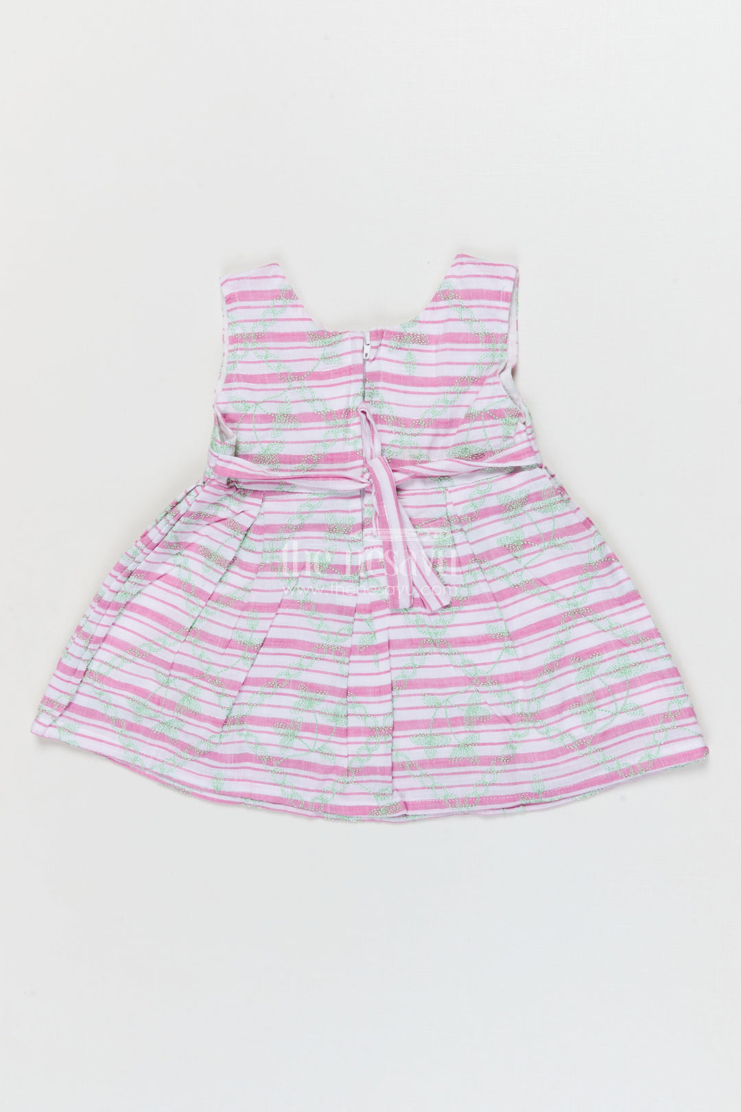 The Nesavu Baby Cotton Frocks Baby Girl Cotton Frock for Everyday Outings and Casual Photoshoots Nesavu 14 (6M) / Pink / Cotton BFJ922A-14 Nesavu baby girl cotton frock with thread embroidery for casual outings and playful days