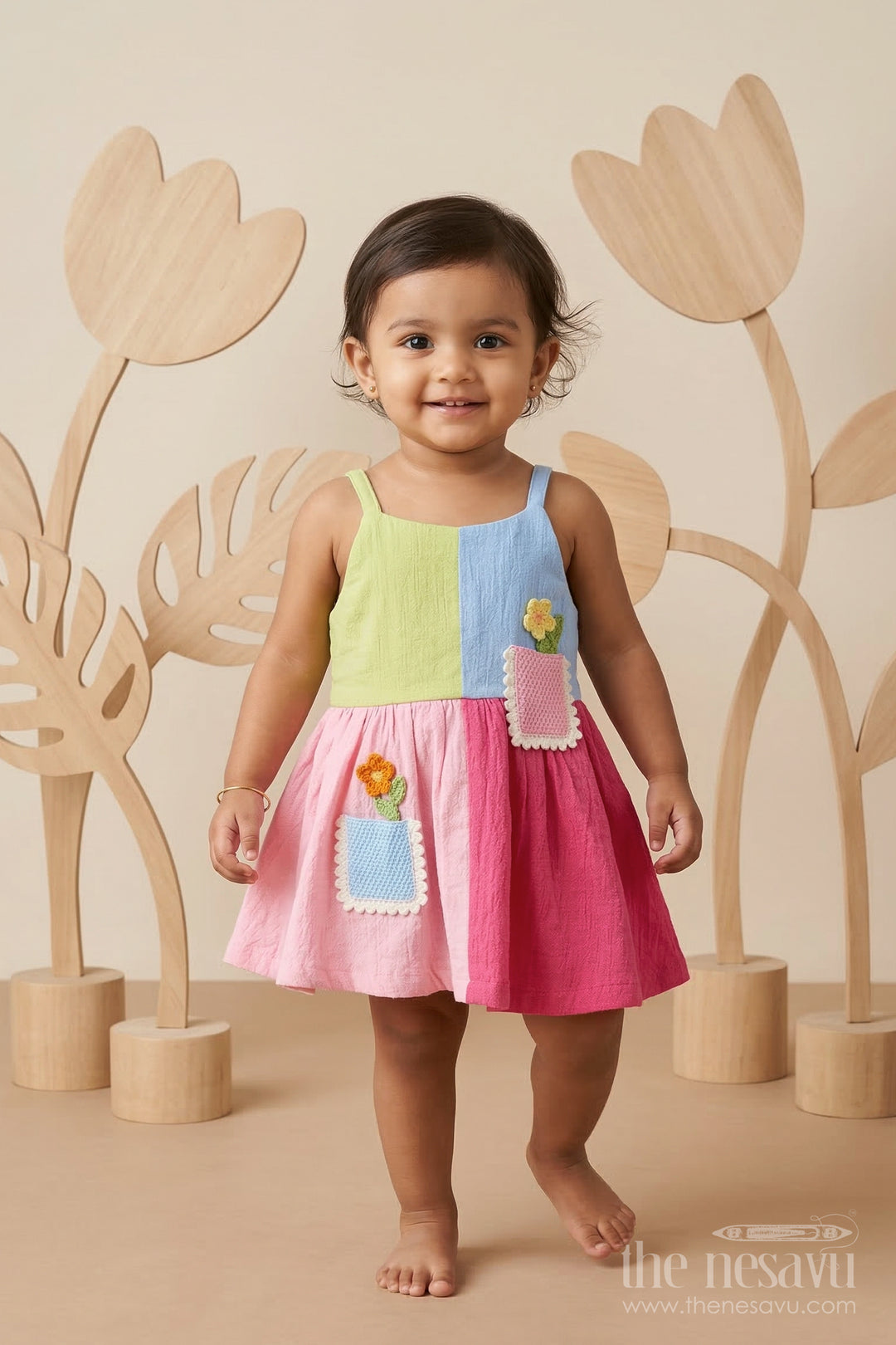 The Nesavu Baby Frocks Baby Girl Muslin Frock with Patch Details for Outings Nesavu 14 (6M) / Green / Muslin Cotton BFJ954A-14 Nesavu Baby Girl Muslin Cotton Frock With Patch Pockets For Outings And Casual Wear