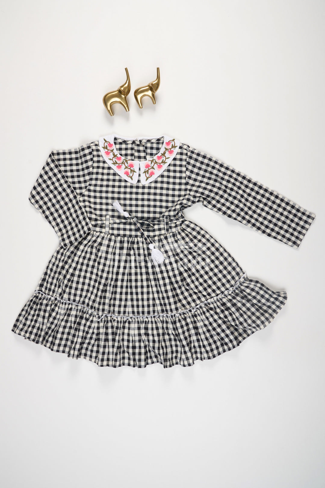 The Nesavu Girls Cotton Frock Black and White Chessboard Checked Cotton Frock with Peter Pan Collar for Girls Nesavu 20 (3Y) / Black GFC1395A-20 Black and White Chessboard Checked Cotton Frock with Peter Pan Collar for Girls Nesavu