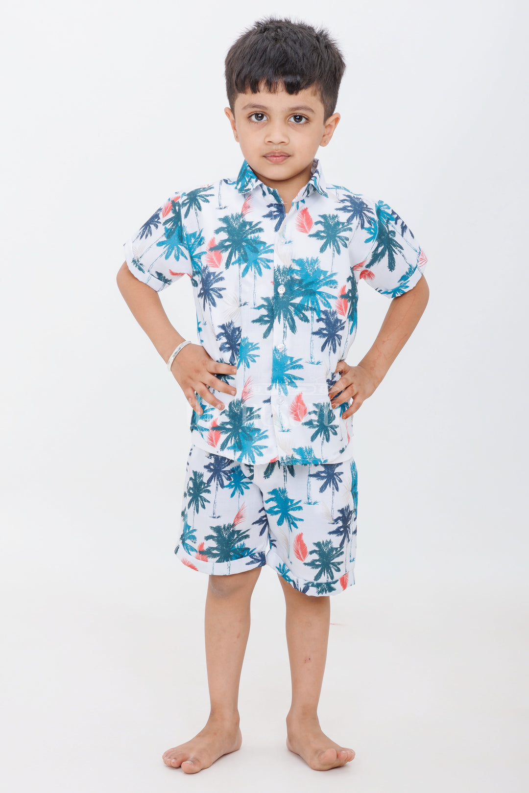 The Nesavu Boys Casual Set Boys Beach-Themed Palm Tree Print Casual Set in Blue and Pink with Graphic Shirt Nesavu Nesavu Boys Beach-Themed Casual Set Palm Tree Print Graphic Shirt Shorts Summer Outings