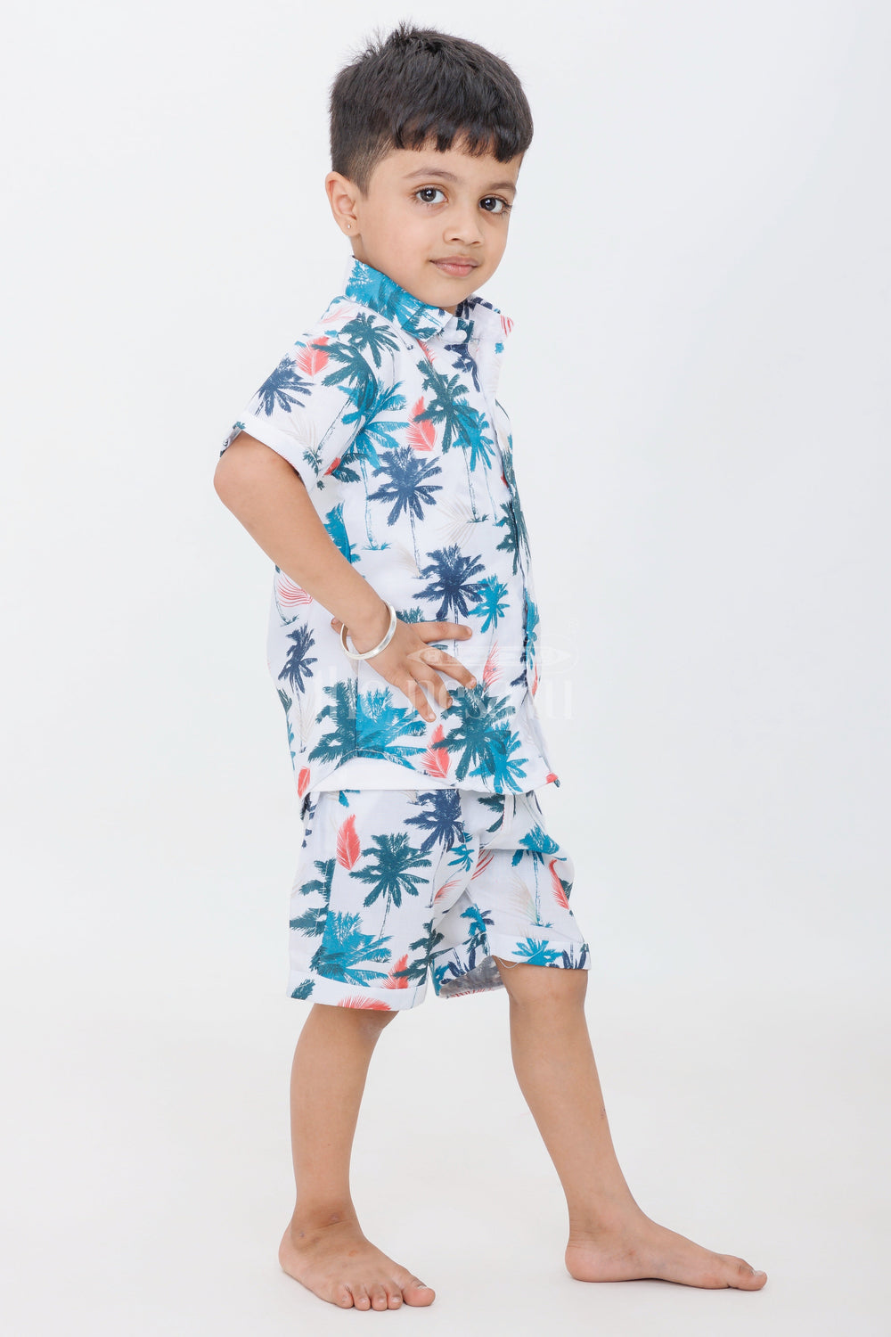 The Nesavu Boys Casual Set Boys Beach-Themed Palm Tree Print Casual Set in Blue and Pink with Graphic Shirt Nesavu Nesavu Boys Beach-Themed Casual Set Palm Tree Print Graphic Shirt Shorts Summer Outings