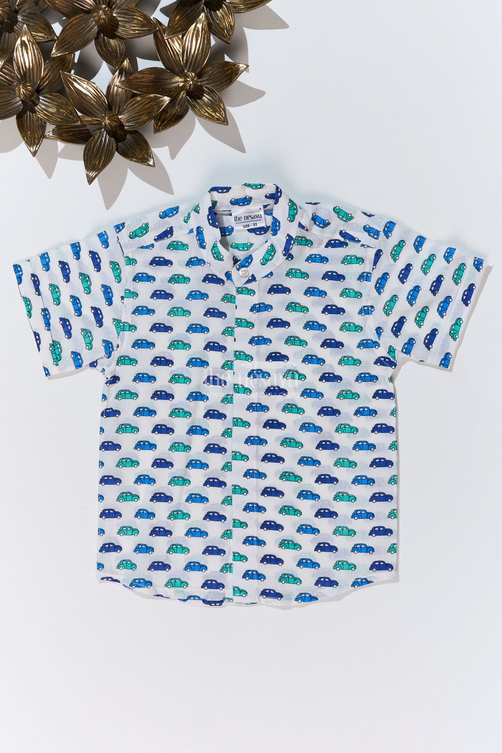 The Nesavu Boys Cotton Shirt Boys Casual Cotton Shirts in Soft Cotton Block Print with Fun Car Motif Nesavu 16 (1Y) / Blue BS248A-16 Nesavu Boys Casual Cotton Shirt Soft Cotton Block Print Car Motif