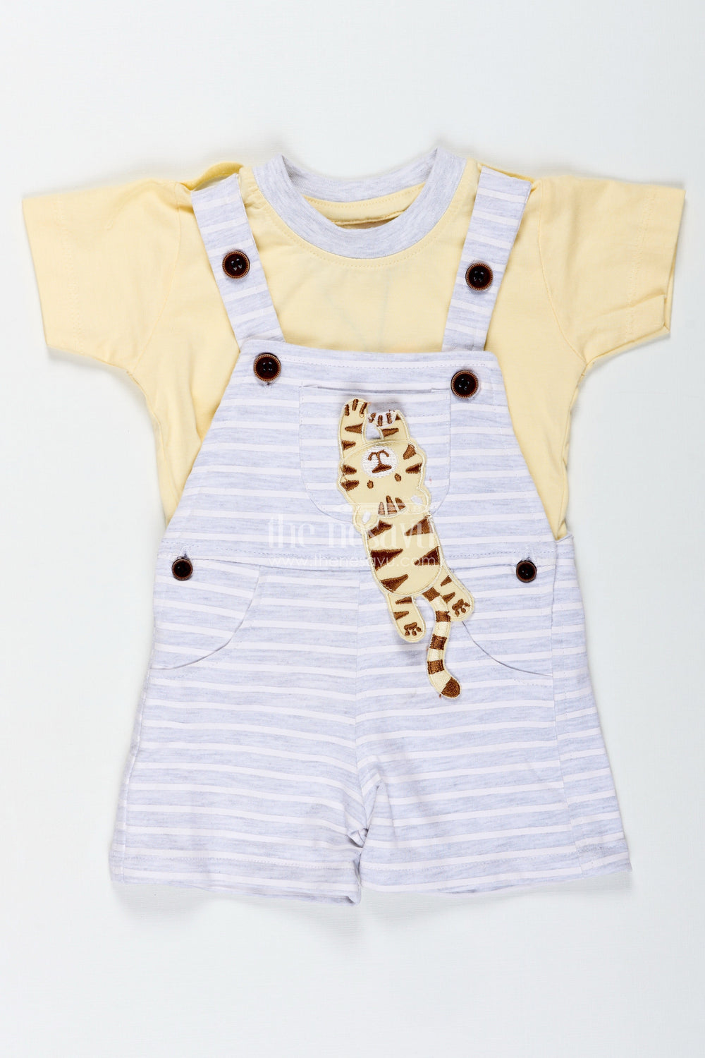 The Nesavu Boys Casual Set Boys Cotton Yellow Dress Outfit Casual with Giraffe Patch and Striped Dungaree for Sunny Day Comfort Nesavu Nesavu Boys Yellow Dress Outfit Casual Set Giraffe Patch Striped Cotton Dungaree Everyday Fun