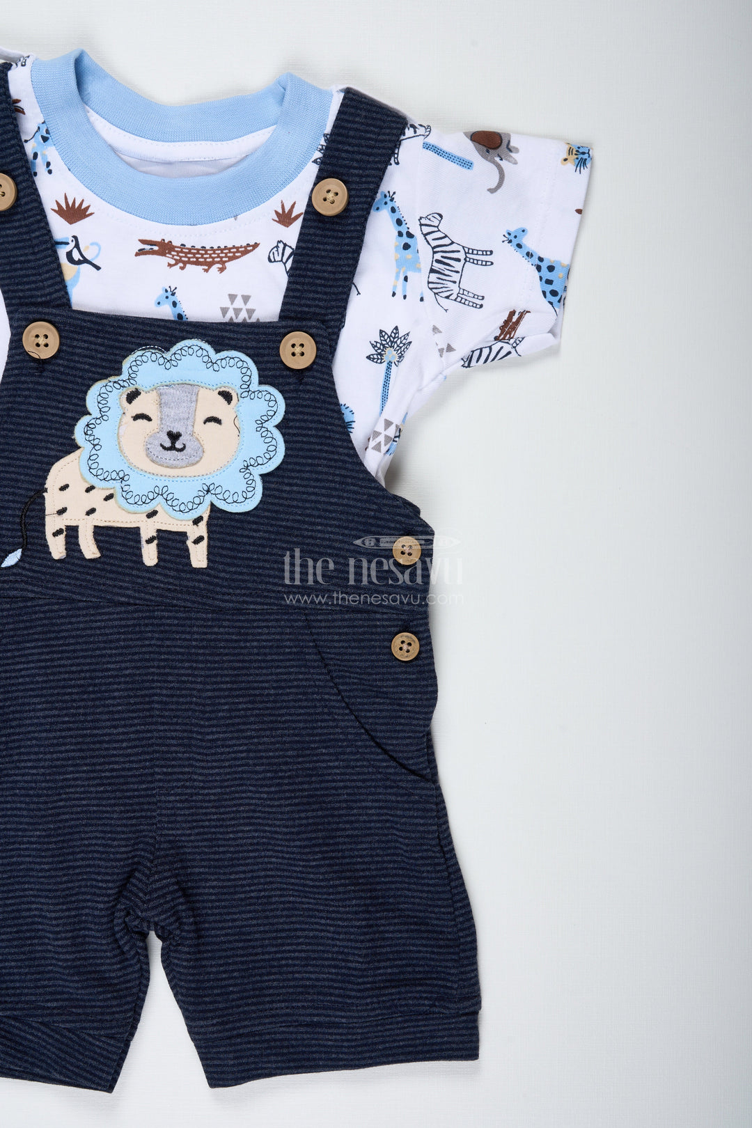 The Nesavu Boys Casual Set Boys Digital Printing T Shirts and Pant Set in Cotton Corduroy with Blue Overalls and Giraffe Patch for Creative Outfits Nesavu Nesavu Boys Digital Printing T Shirts Pant Set Corduroy Overalls Animal Themed Tee