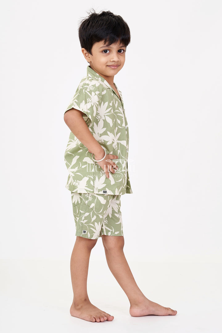The Nesavu Boys Casual Set Boys Green Two Piece Casual Dress with Digital Floral Print and Elasticated Waistband for Comfort Nesavu 20 (3Y) / Green BCS222A-20 Boys Green Floral Print Cotton Two Piece Casual Outfit Matching Shirt Shorts | The Nesavu