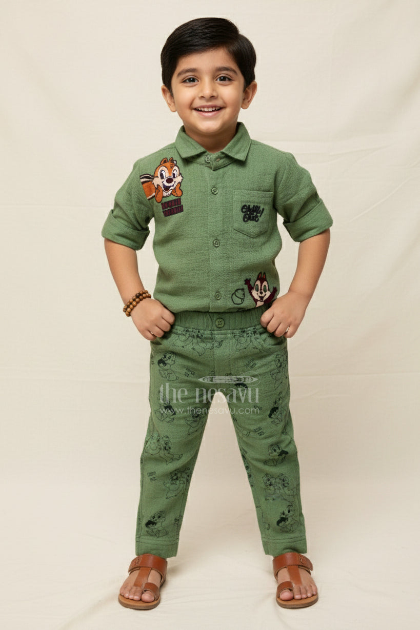 The Nesavu Boys Casual Set Boys Muslin Cotton Outfit Set with Cartoon Prints for Fun-Filled Days Nesavu 12 (3M) / Green BCS433A-12 Nesavu boys muslin cotton outfit set cartoon print toddlers fun days playful wear