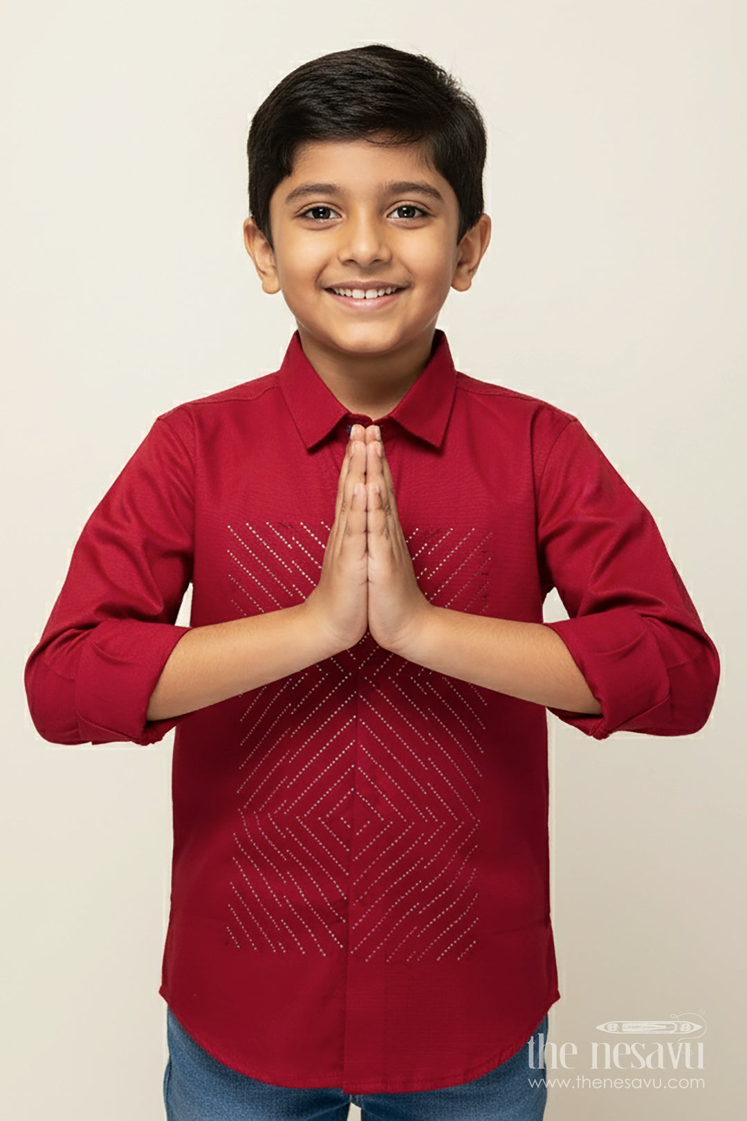 The Nesavu Boys Cotton Shirt Boys Red Shirt with Designer Foil Print Cotton Blend Festive Shirt Nesavu 26 (6Y) / Red BS349C-26 Boys red festive shirt foil print premium cotton blend party shirt