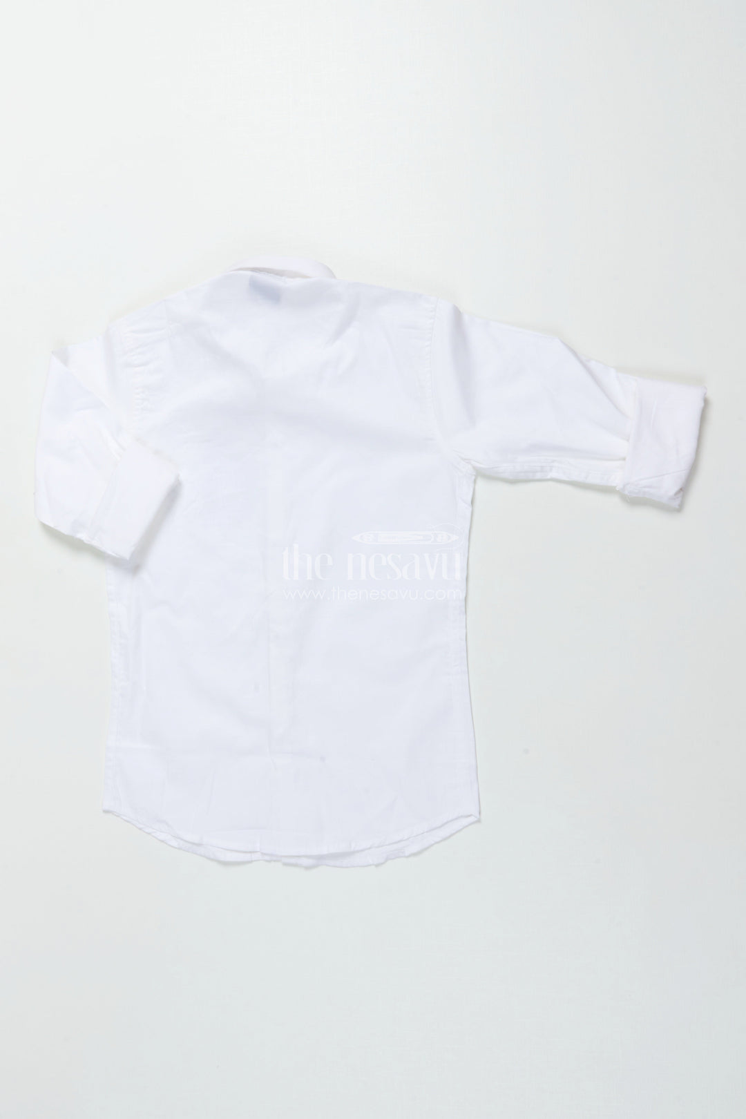 The Nesavu Boys Cotton Shirt Boys White Cotton Shirt with Multicolor Wolf Face Print Trendy Smart Casual Nesavu Boys white shirt multicolor wolf print cotton blend smart casual shirt