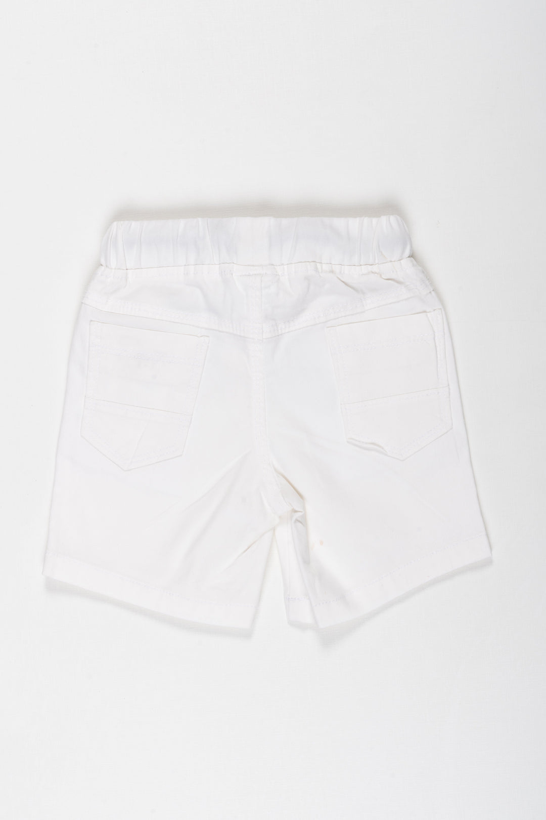 The Nesavu Boys Shorts Boys White Cotton Shorts with Emblem Detail Nesavu Boys White Cotton Casual Shorts | Emblem Drawstring Summer Shorts | The Nesavu