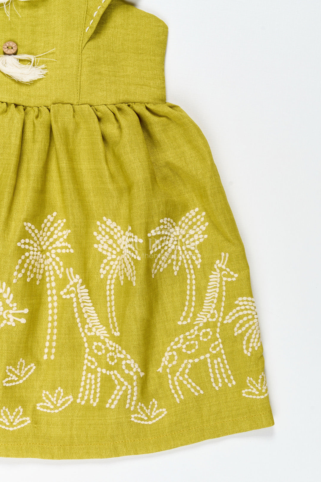 The Nesavu Girls Cotton Frock Casual Frock for Toddler Girls with Animal Embroidery Nesavu Nesavu Olive Green Cotton Casual Frock Girls Giraffe Embroidery Lightweight Comfort
