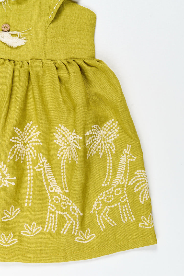 The Nesavu Girls Cotton Frock Casual Frock for Toddler Girls with Animal Embroidery Nesavu Nesavu Olive Green Cotton Casual Frock Girls Giraffe Embroidery Lightweight Comfort