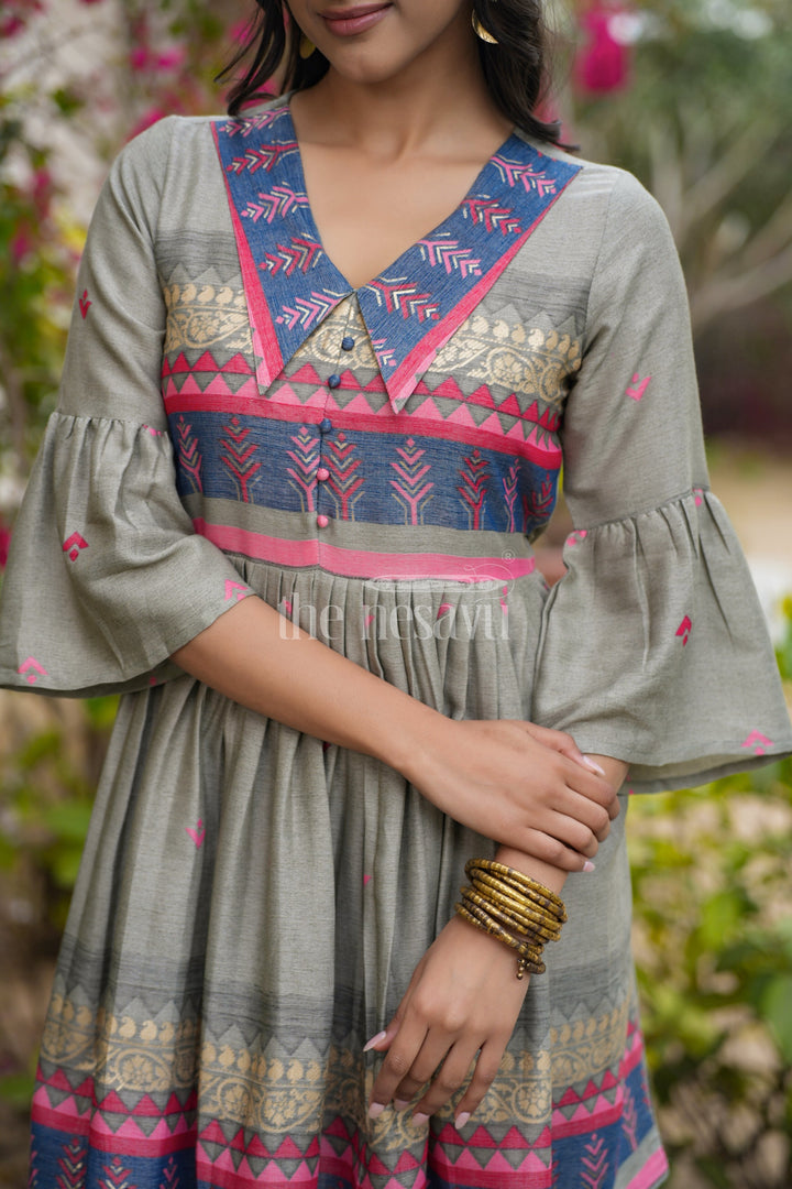 The Nesavu Womens Flared Kurthas Charming Grey Christmas Outfits for Ladies with Pink Accents and Flared Silhouette Nesavu Grey Georgette Christmas Outfits Ladies Pink Embroidery Bell Sleeves | The Nesavu