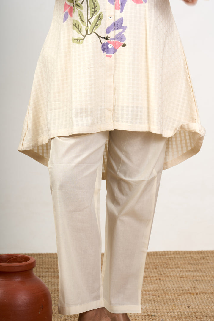 The Nesavu Womens Co-Ord Sets Classic Solid Co Ord Set for Women in White Cotton with Minimalist Embroidery Nesavu Classic Solid White Co Ord Set Women Minimalist Floral Embroidery Cotton | The Nesavu