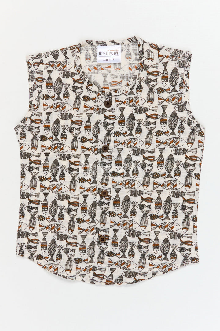 The Nesavu Baby Jablas Cotton Sleeveless Jabla for Babies with Playful Fish Print Nesavu 10 (NB) / Black / Cotton IF050C-10 Nesavu cotton sleeveless baby jabla with fun fish print and wooden button design