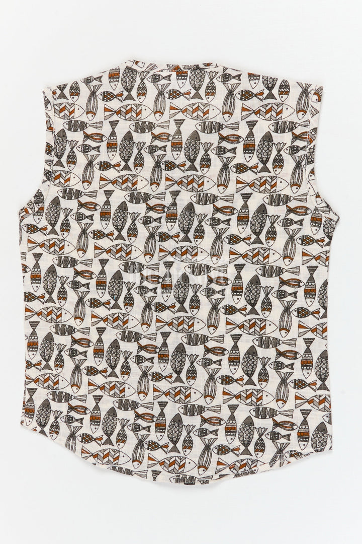 The Nesavu Baby Jablas Cotton Sleeveless Jabla for Babies with Playful Fish Print Nesavu 10 (NB) / Black / Cotton IF050C-10 Nesavu cotton sleeveless baby jabla with fun fish print and wooden button design