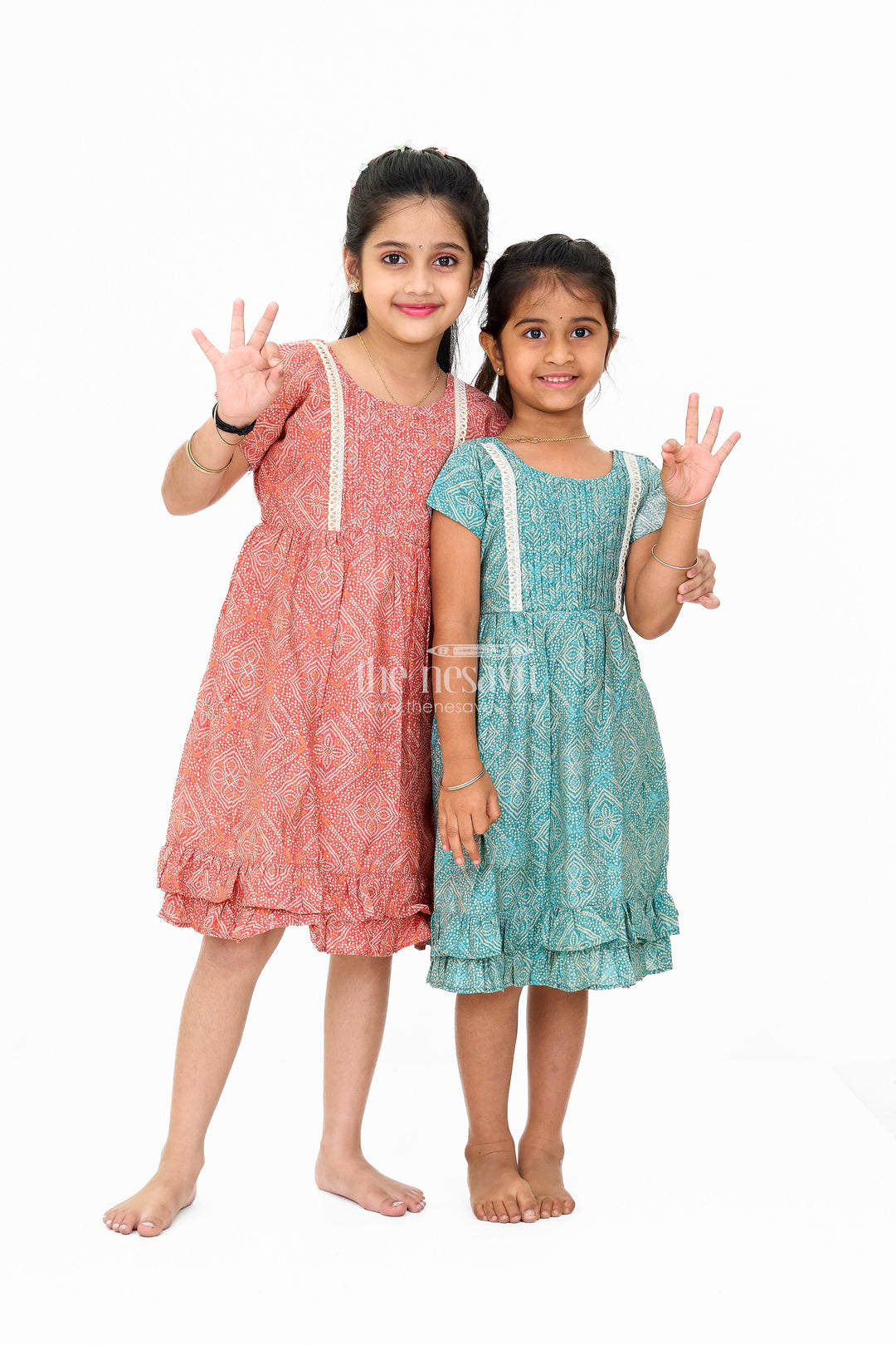 The Nesavu Girls Cotton Frock Elegant Green Cotton Girls Frock with Floral Print and Lace Detailing for Casual Wear Nesavu Nesavu Elegant Green Cotton Girls Frock Floral Print Lace Detailing Casual Wear
