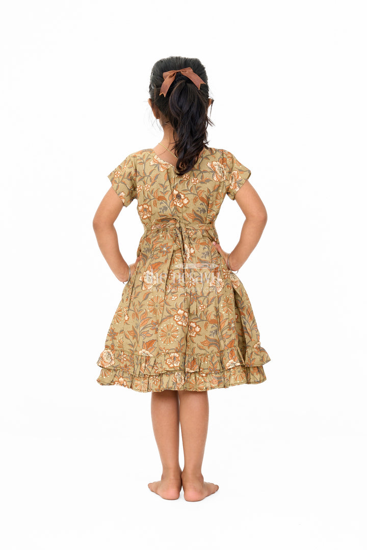 The Nesavu Girls Cotton Frock Elegant Green Cotton Party Wear Frock for Girls with Floral Prints and Ruffle Hem Nesavu Nesavu Elegant Green Cotton Party Wear Frock Girls Floral Prints Ruffle Hem