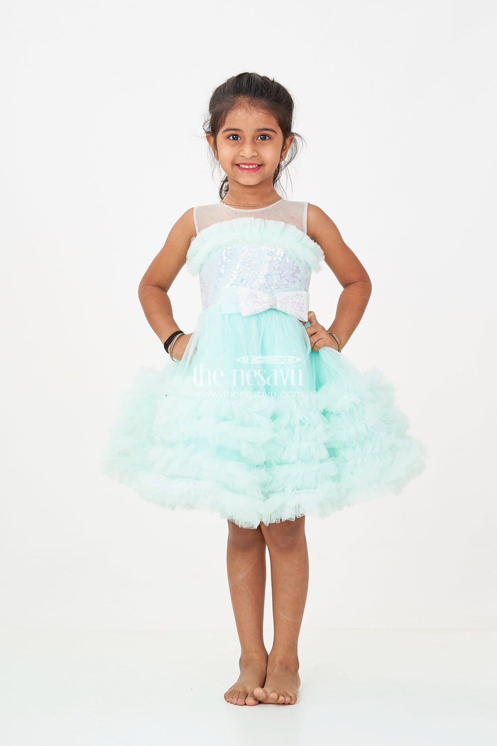The Nesavu Girls Fancy Party Frock Elegant Green Net Dinner Dress for Girls with Ruffles and a Sequin Bow Nesavu Nesavu Elegant Green Net Dinner Dress Girls Ruffles Sequin Bow
