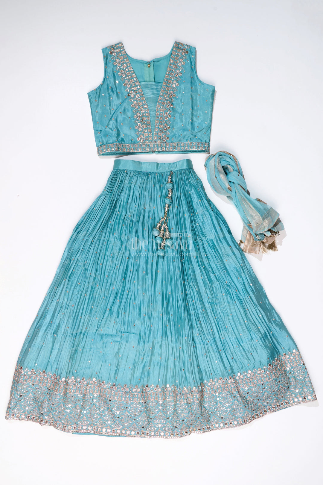 The Nesavu Girls Lehenga Choli Elegant Long Choli Lehenga for Girls with Shimmering Chinon Silk and Embellished Dupatta Nesavu 32 (9Y) / Green GL588A-32 Elegant Long Choli Lehenga Girls Shimmering Chinon Silk Embellished Dupatta | The Nesavu