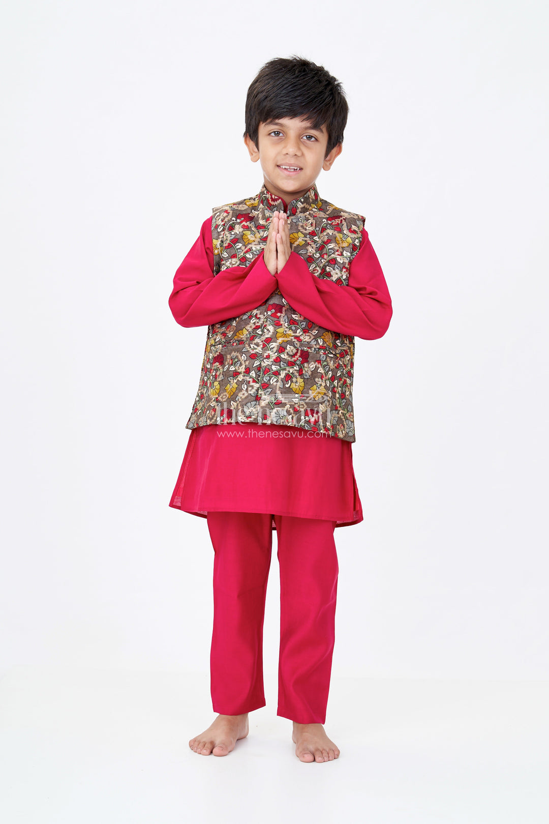 The Nesavu Boys Jacket Sets Elegant Red Kurta with Jacket Set for Boys in Jacquard Silk with Floral Embroidery Nesavu 16 (1Y) / Red BES647A-16 Elegant Red Kurta Jacket Set Boys Jacquard Silk Floral Embroidery | The Nesavu