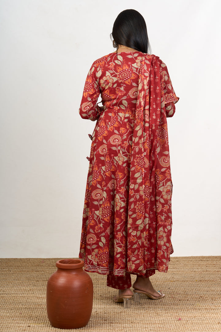 The Nesavu Womens Flared Suit Sets Elegant Women'S Flared Suit Set in Cotton with Floral Detailing Wedding Clothes for Women Nesavu Buy Women's Flared Cotton Suit Set Weddings Vibrant Floral Detailing Special Occasions | The Nesavu