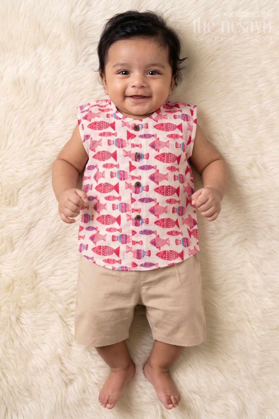 The Nesavu Baby Jablas Fish Print Baby Jabla for Breezy Beach-inspired Style Nesavu 10 (NB) / Pink / Cotton IF049A-10 Nesavu baby jabla with fish print in cotton – sleeveless top for summer and beach-inspired looks