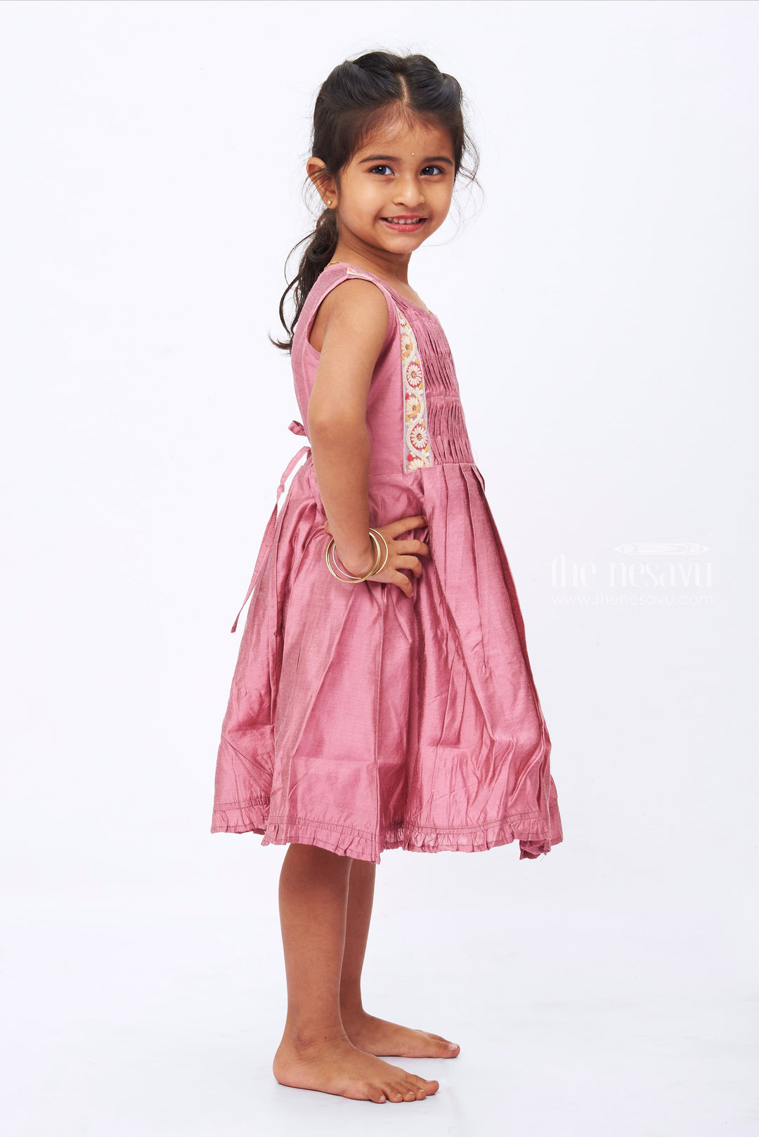 The Nesavu Girls Cotton Frock Floral Lace-Adorned Pink Pleated Cotton Frock for Girls Nesavu Girls Pink Pleated Cotton Dress | Delicate Lace Trim | Stylish Comfort | The Nesavu