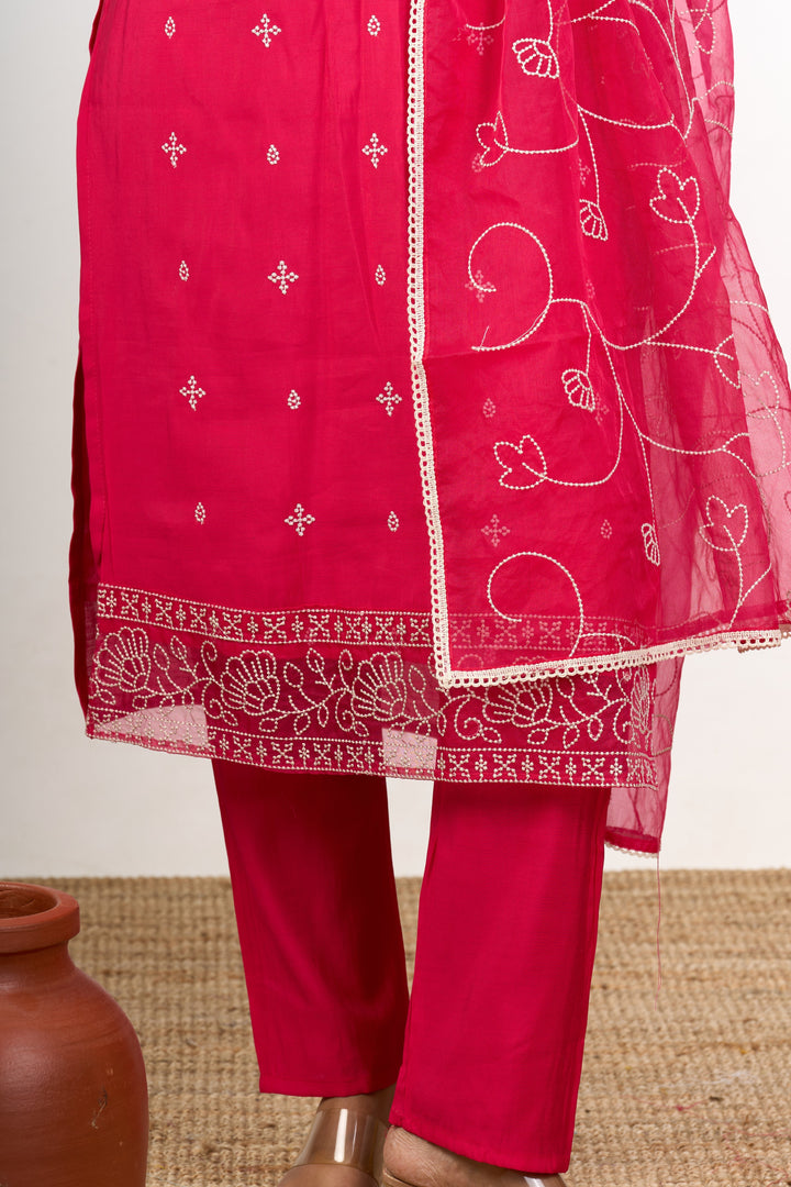 The Nesavu Womens Straight Suit Sets Function Wear Kurtas Womens Straight Suit Set in Blend Silk with Elegant Floral Detailing Nesavu Function Wear Kurtas Womens Blend Silk Straight Suit Set Floral Embroidery | The Nesavu