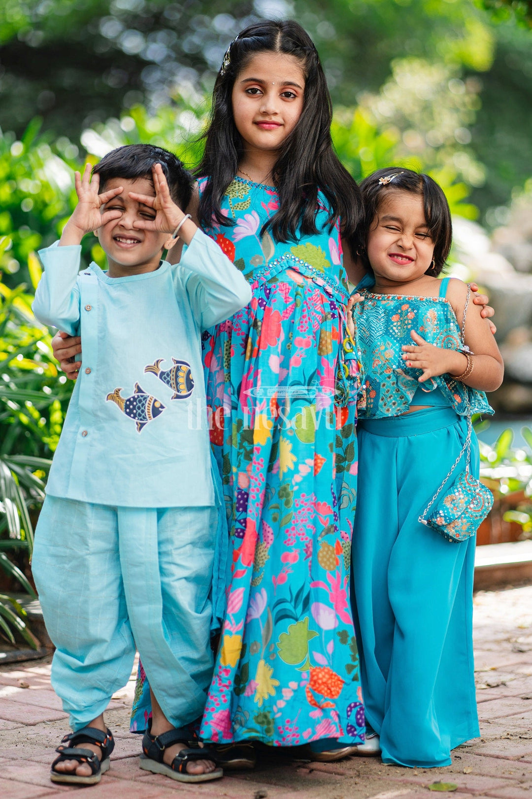 The Nesavu Girls Lehenga Choli Girls Blue Floral Lehenga Choli Set with Crop Top and Pleated Skirt Nesavu Nesavu Blue Floral Girls Lehenga Choli Crop Top Pleated Skirt Festive Celebrations