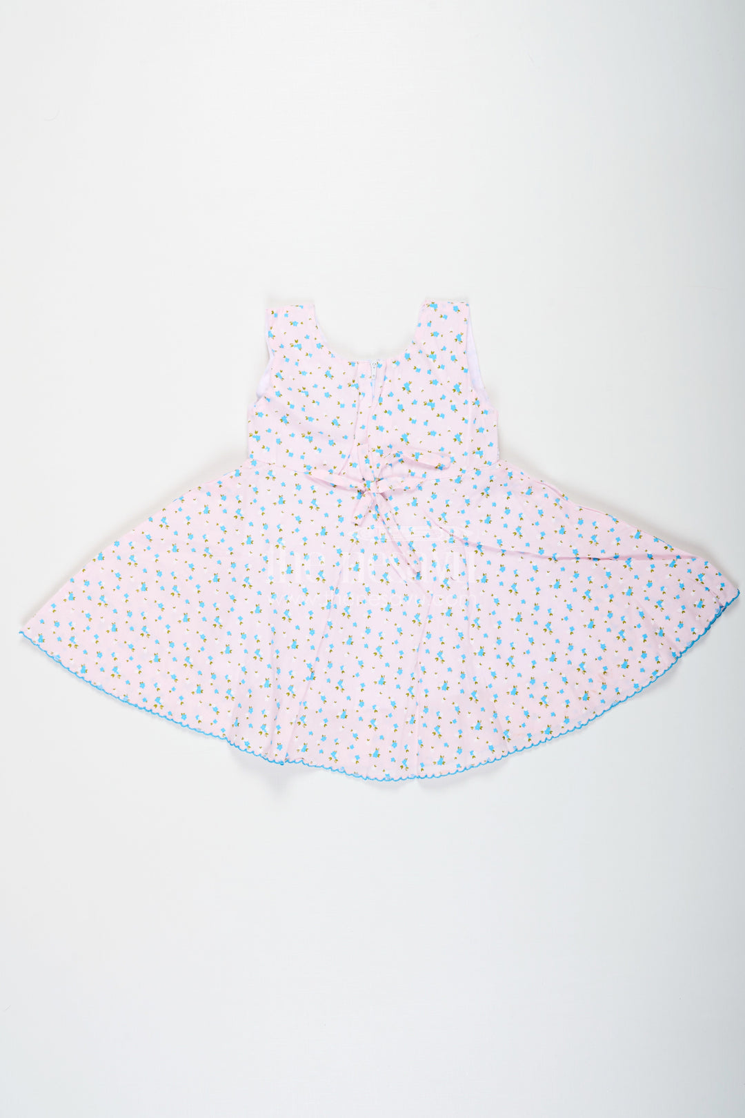 The Nesavu Baby Cotton Frocks Girls Casual Flower Dress in Soft Cotton with Delicate Allover Floral Print and Lace Waist Detailing Nesavu Cotton Casual Flower Dress Girls Soft Fabric Allover Floral Print Design | The Nesavu