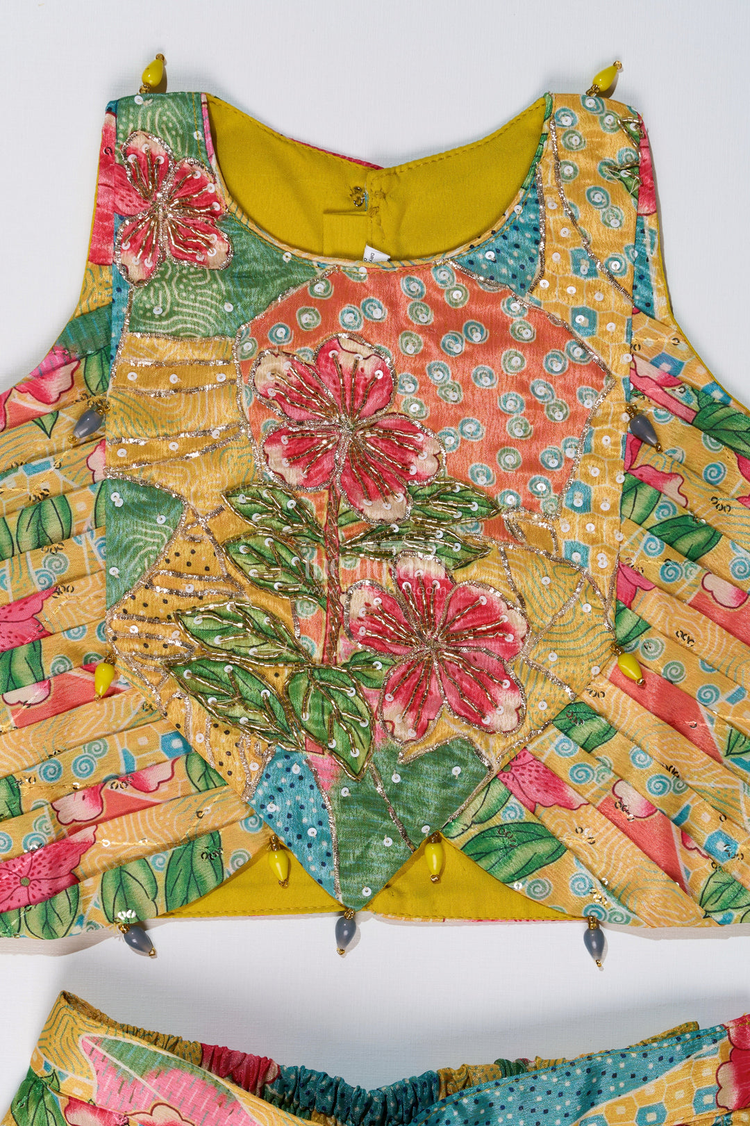 The Nesavu Girls Sharara / Plazo Set Girls Choli Plazo Suit with Floral Digital Print and Embellished Blouse for a Festive Look Nesavu Girls Choli Plazo Suit Floral Digital Print Embroidered Blouse | The Nesavu