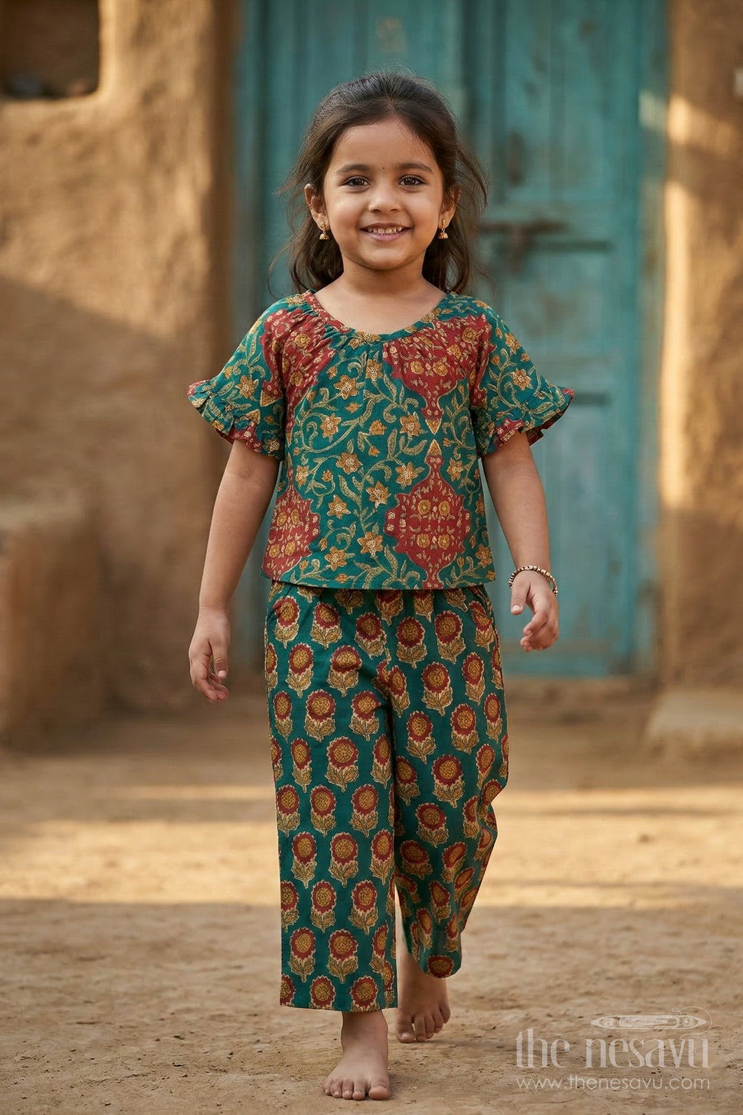 The Nesavu Girls Co-Ord Sets Girls Comfortable Cotton Matching Set for Daily Wear Nesavu 16 (1Y) / Green / Cotton GCS010C-16 Nesavu Girls Comfortable Cotton Co Ord Set With Digital Print For Daily Wear