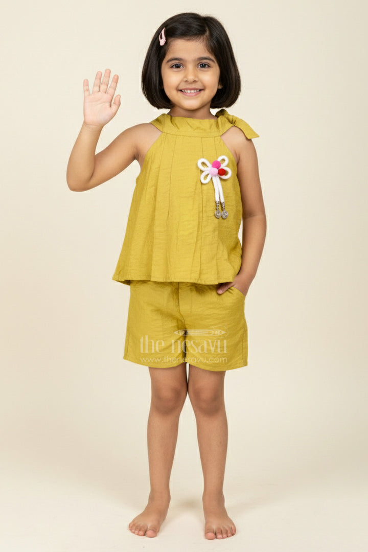 The Nesavu Girls Casual Set Girls Cotton Shorts Set for Casual Days and Summer Play Nesavu 18 (2Y) / Green BFJ862C-18 Nesavu casual girls shorts set floral bow  comfy summer outfit travel weekend wear