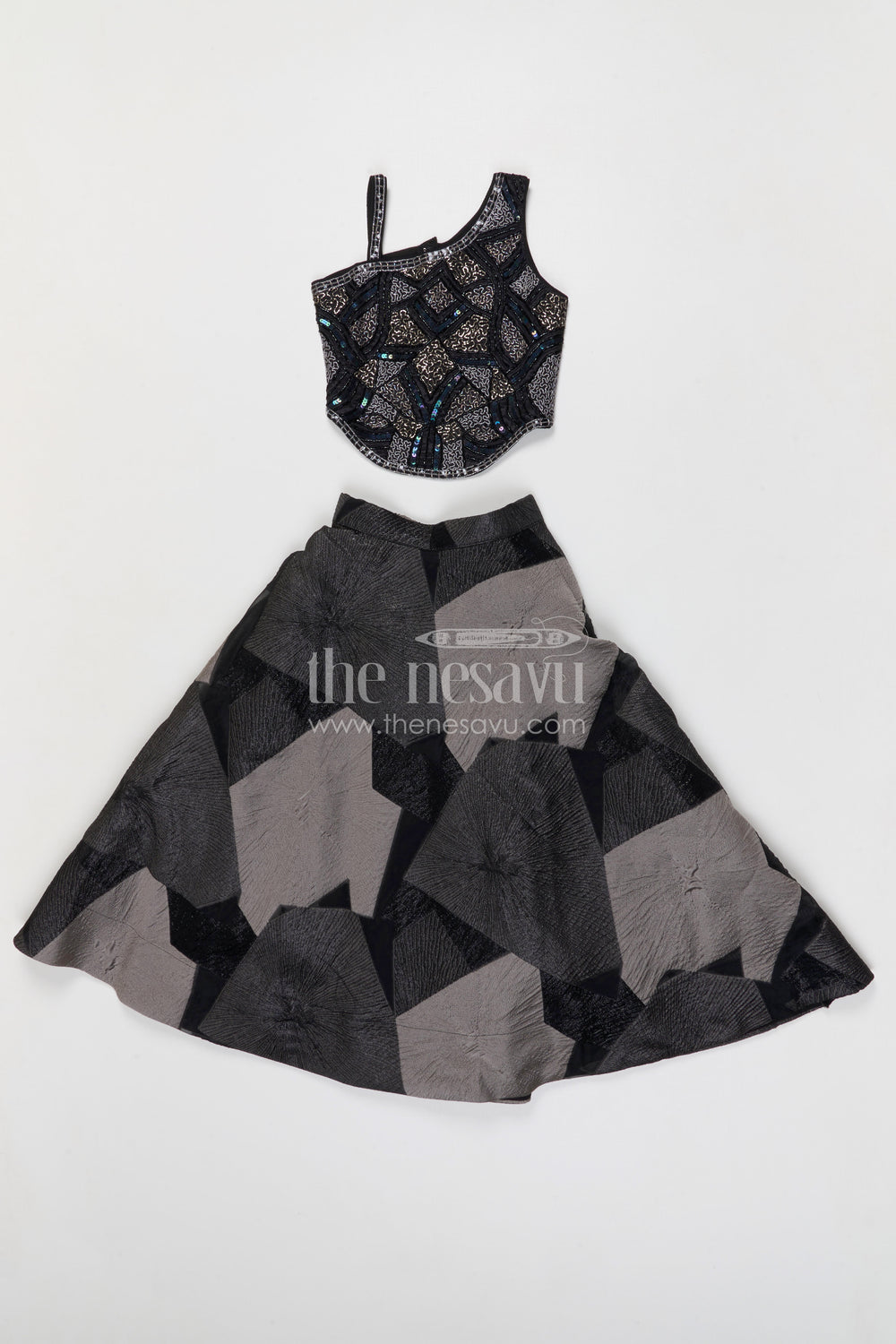 The Nesavu Girls Lehenga Choli Girls Designer Lehenga Choli for Weddings and Evening Celebrations Nesavu 24 (5Y) / Black / Georgette GL886A-24 Nesavu girls crushed georgette designer lehenga choli for weddings and evening celebrations