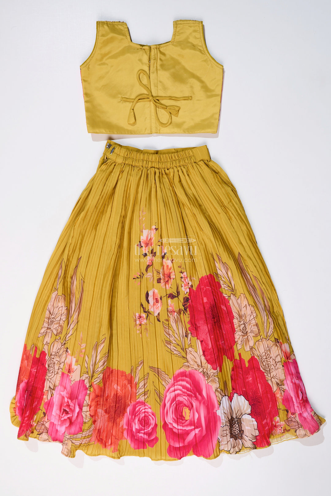 The Nesavu Girls Lehenga Choli Girls Floral Lehenga Set for Wedding with Embroidered Sleeveless Blouse and Dupatta Nesavu Girls Floral Printed Wedding Lehenga Set Embroidered Blouse Dupatta | The Nesavu