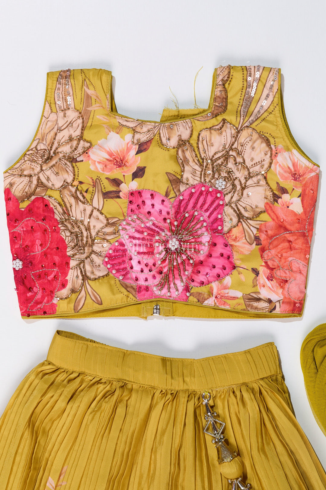 The Nesavu Girls Lehenga Choli Girls Floral Lehenga Set for Wedding with Embroidered Sleeveless Blouse and Dupatta Nesavu Girls Floral Printed Wedding Lehenga Set Embroidered Blouse Dupatta | The Nesavu