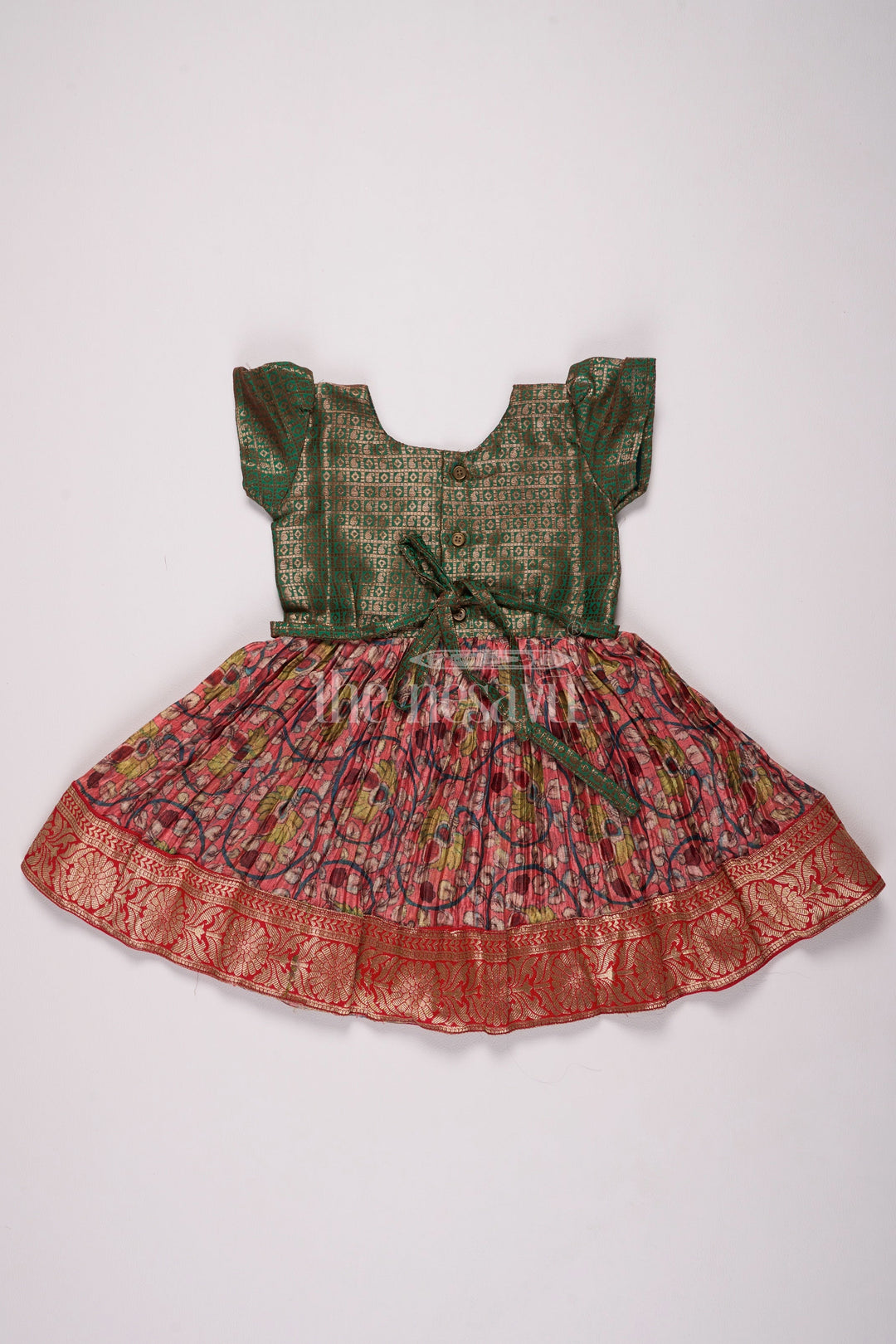 The Nesavu Silk Frock Girls Green and Red Pleated Silk Christmas Frock with Elegant Embroidery Nesavu Nesavu Girls Green Red Silk Christmas Frock Floral Pleats Zari Border