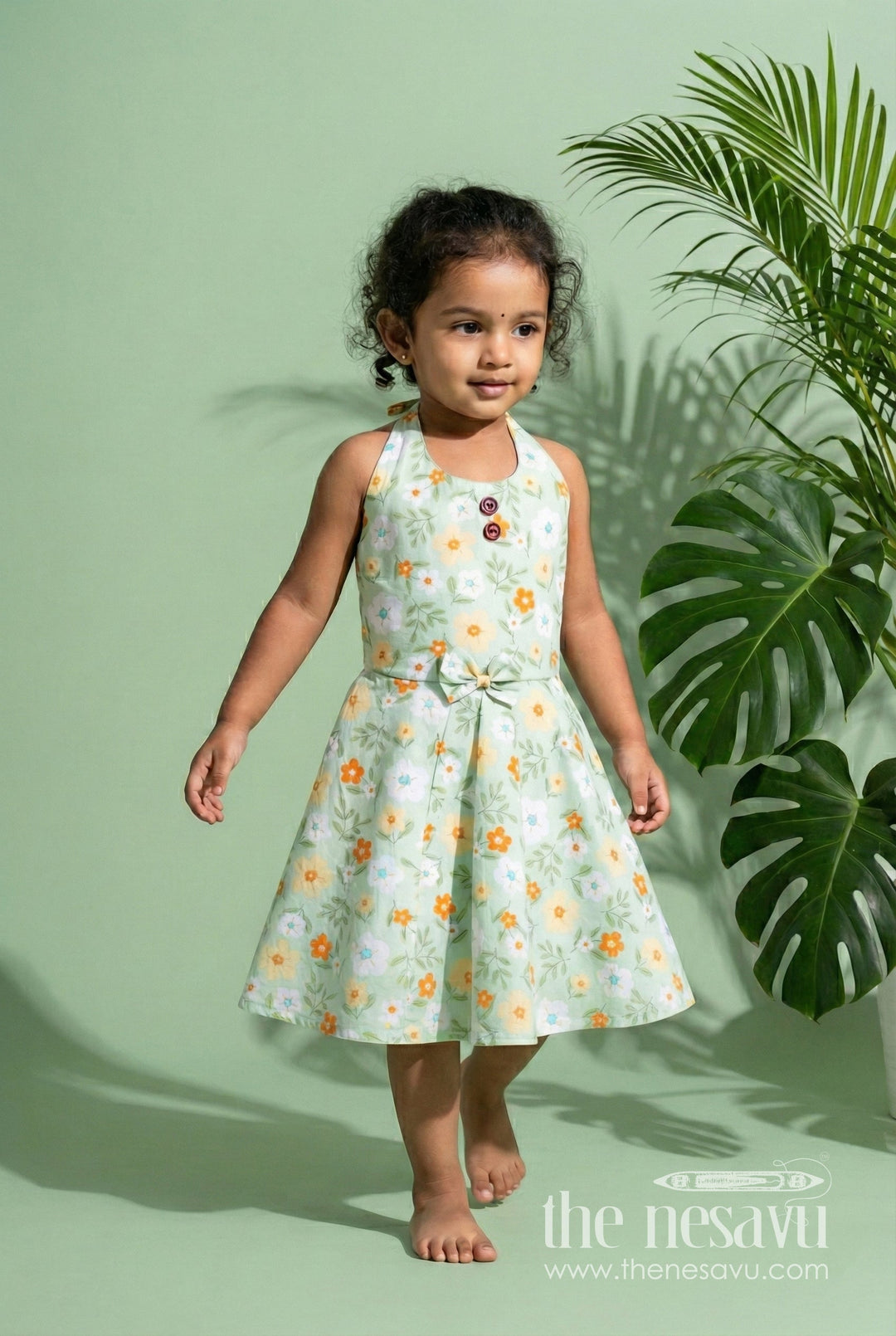 The Nesavu Girls Cotton Frock Girls Green Cotton Frock with Halter Neck and Floral Print for Summer Events Nesavu 20 (3Y) / Green GFC1887A-20 Nesavu Green Halter Neck Frock Toddler Girls Cotton Floral Dress Summer Events