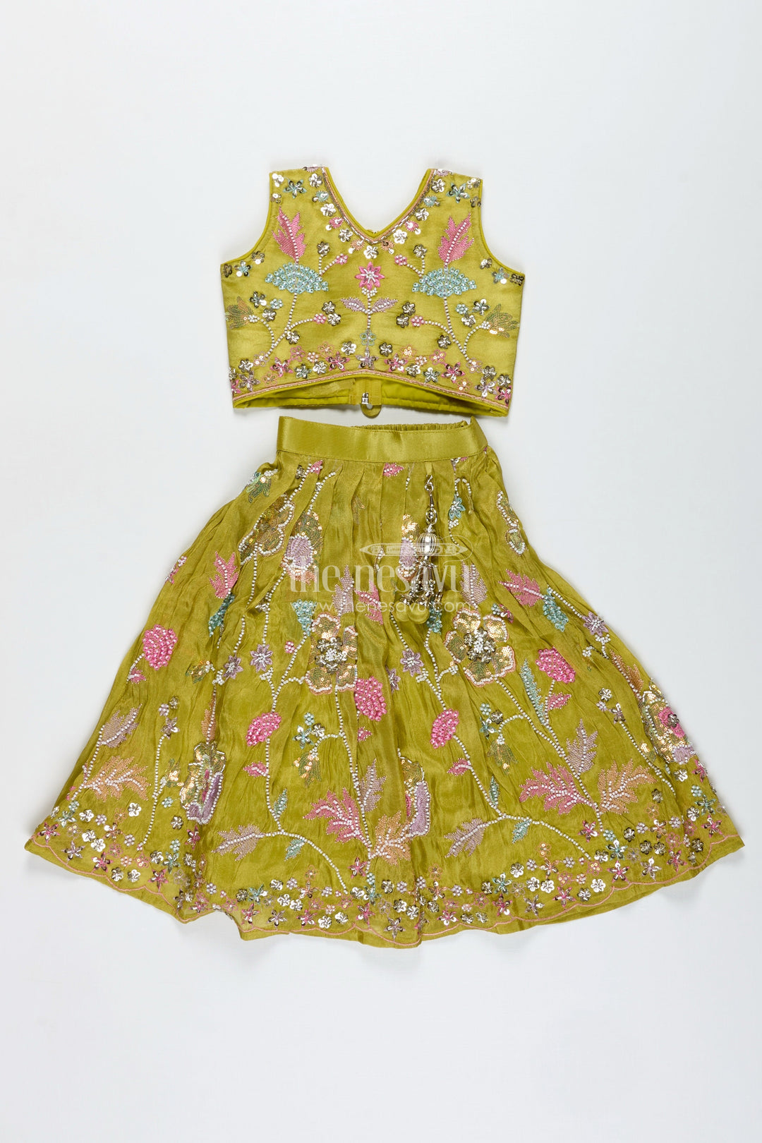 The Nesavu Girls Lehenga Choli Girls Lehenga Choli for Wedding Wear Embroidered Georgette Festive Outfit for Kids Nesavu Nesavu Girls Green Embroidered Lehenga Choli Festive Outfit Temple Visits Weddings