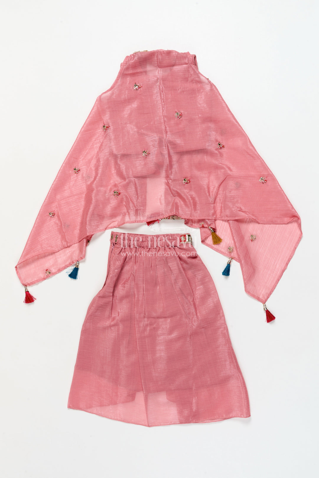 The Nesavu Girls Lehenga Choli Girls Lehenga Choli with Flared Skirt and Traditional Dupatta Nesavu Nesavu traditional lehenga choli set girls dupatta