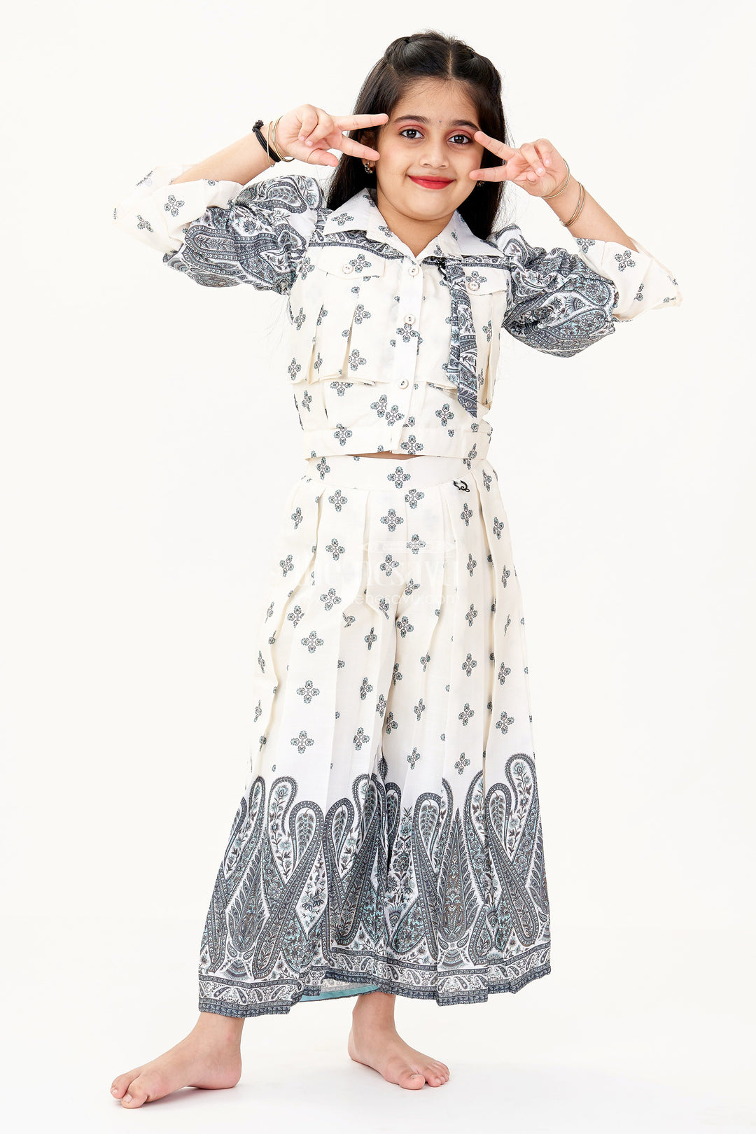 The Nesavu Girls Casual Set Girls Peach Casual Set in Cotton Blend with Paisley Print and Stylish Puffed Sleeves Nesavu 24 (5Y) / Green GPS499B-24 Girls Peach Casual Set Cotton Blend Paisley Print Modern Collared Top | The Nesavu