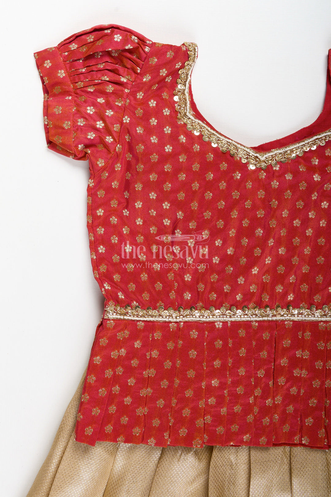 The Nesavu Pattu Pavadai Girls Red and Gold Traditional Gown for Weddings and Temple Visits Nesavu 24 (5Y) / Red GPP319B-24 Nesavu Red Gold Semi Banaras Traditional Gown Girls Perfect Weddings Pujas