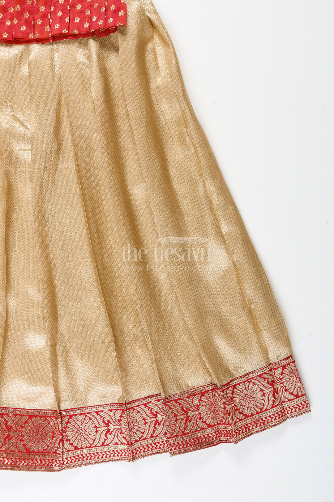 The Nesavu Pattu Pavadai Girls Red and Gold Traditional Gown for Weddings and Temple Visits Nesavu 24 (5Y) / Red GPP319B-24 Nesavu Red Gold Semi Banaras Traditional Gown Girls Perfect Weddings Pujas